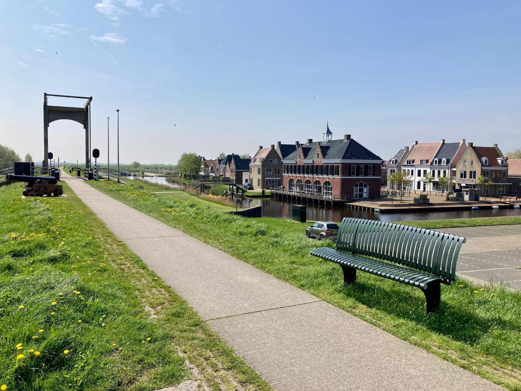 4 Pers Holiday Home Hilla With Winter Garden In Front Of The Dike Directly On The Lauwersmeer Anjum Eksteriør bilde